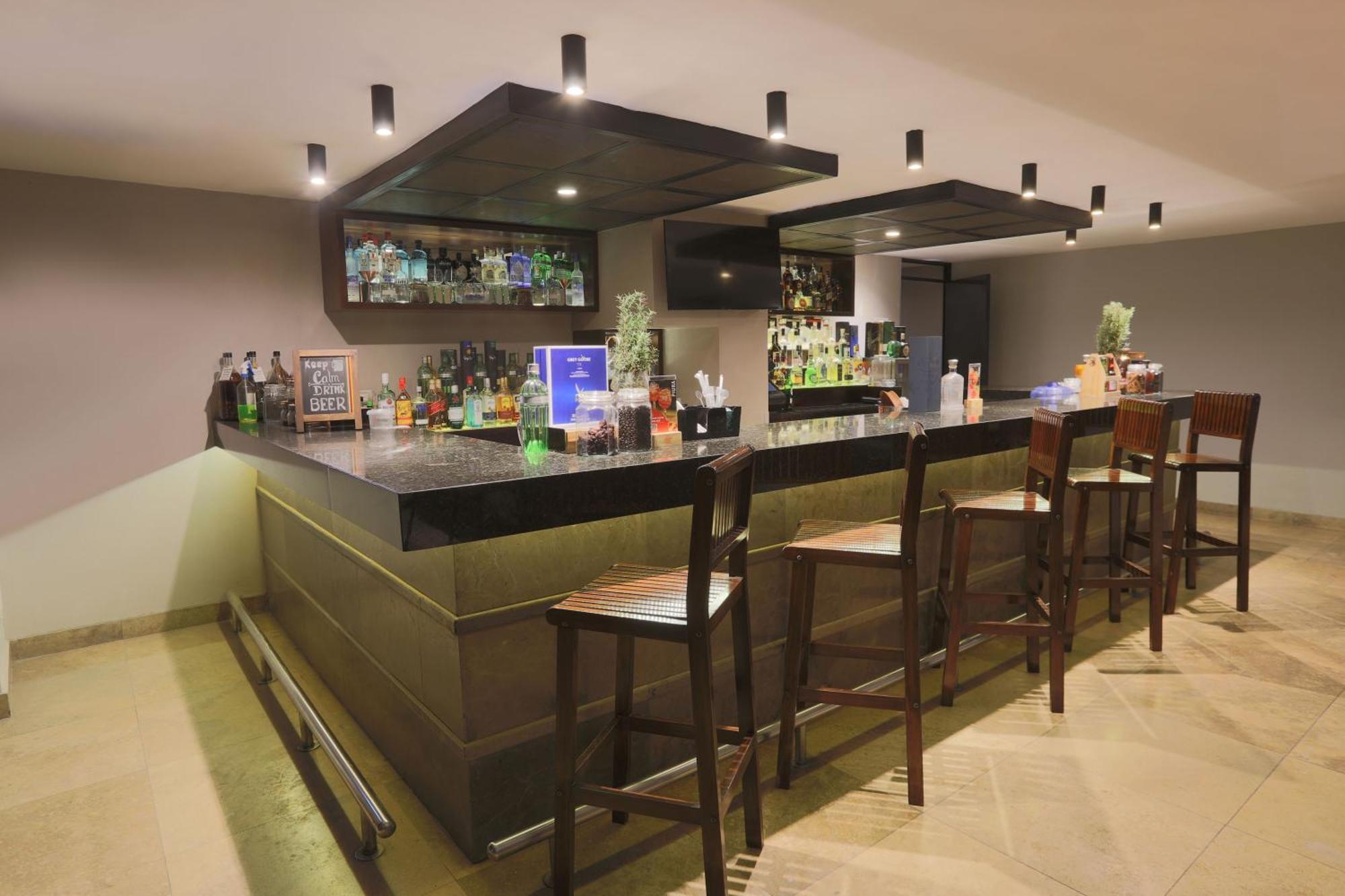 皮乌拉安迪纳优质酒店 外观 照片